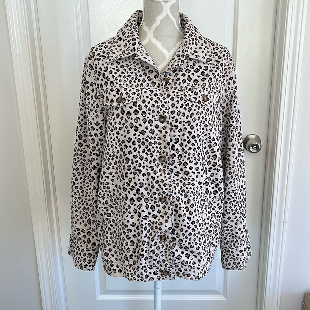 Tan Jay leopard print jacket size large